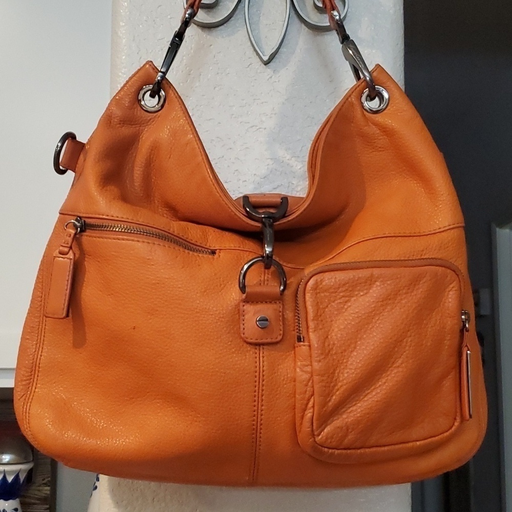 🦋 LOVED UP KENNETH COLE BAG